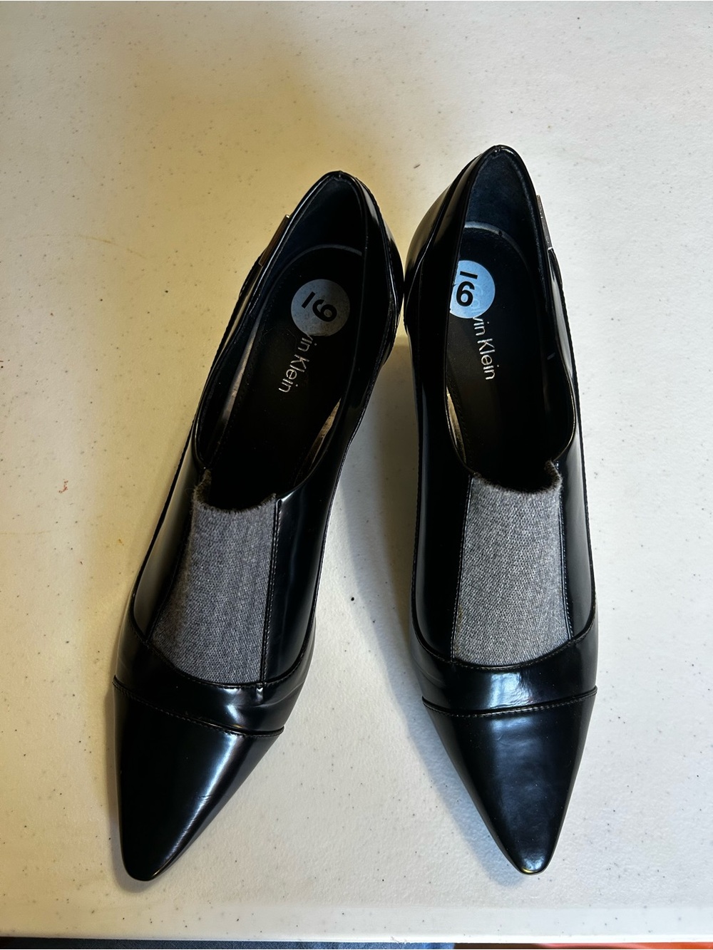 Calvin Klein Greta Women's Heeled Pump Black Glossy SZ 9 Pointy Toe Slip On